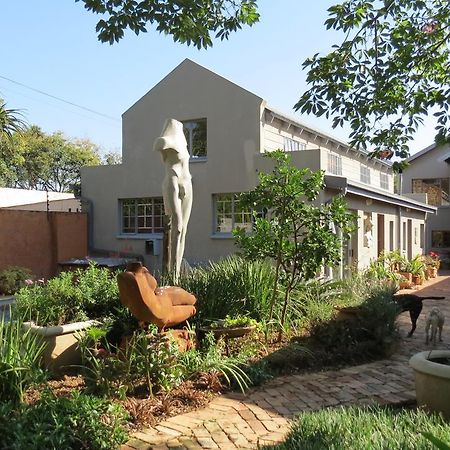 The Sculpture Yard 1 Apartment พริทอเรีย ภายนอก รูปภาพ